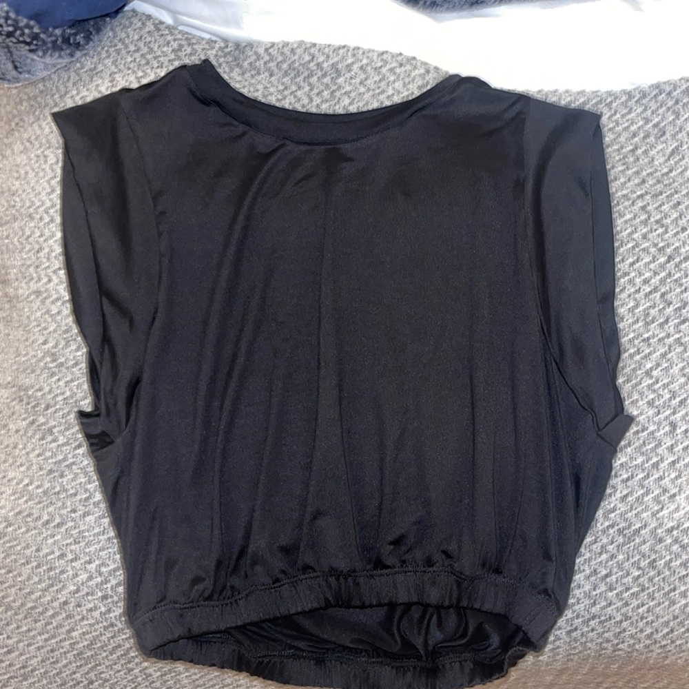 Black shirt to workout